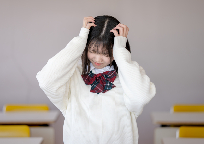 秋から就活を始め悩む高校生