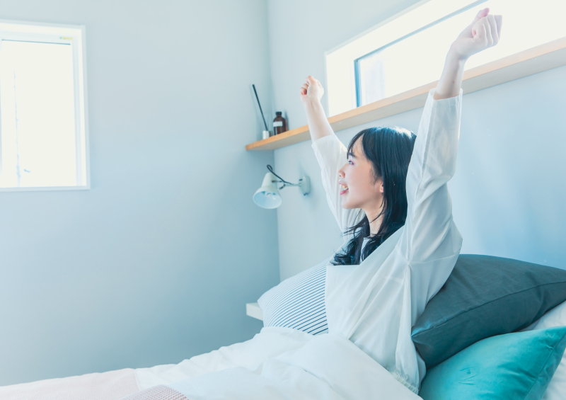 寝てリフレッシュをする高卒社員