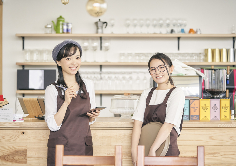 高卒社員のカフェの店員